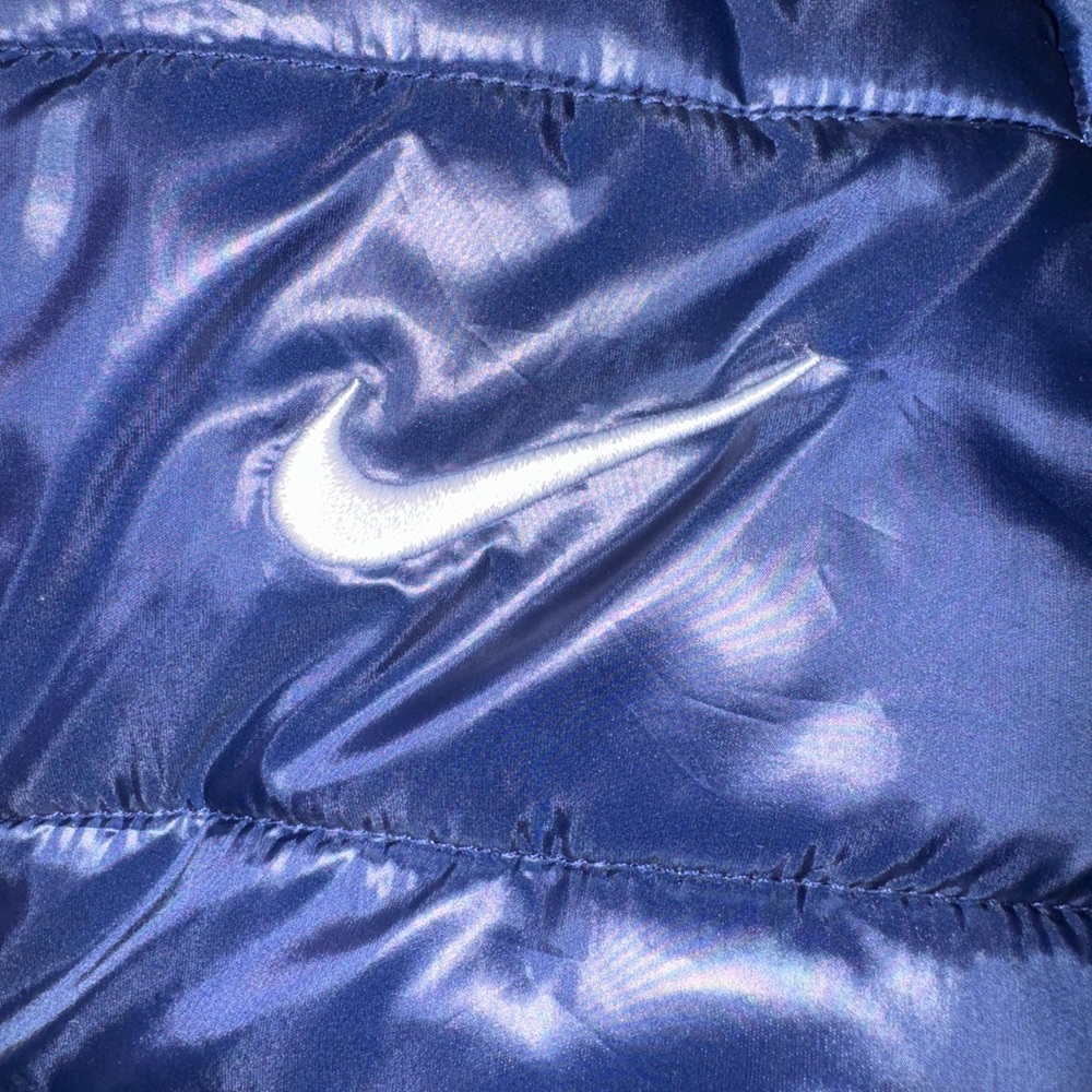 Boys Nike Small Navy Blue Hooded Puffer Jacket Fleece Lined Coat Size 5 - Picture 3 of 8
